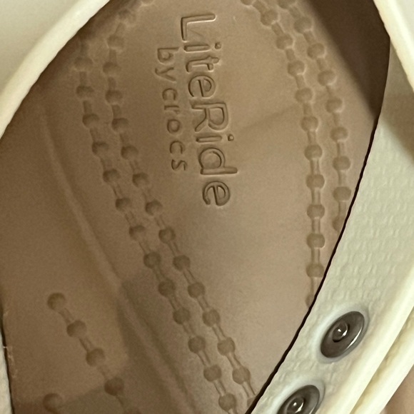 NWOT CROCS Women's Brooklyn Ankle Strap Cream and Brown Wedge Sandals - Picture 5 of 13